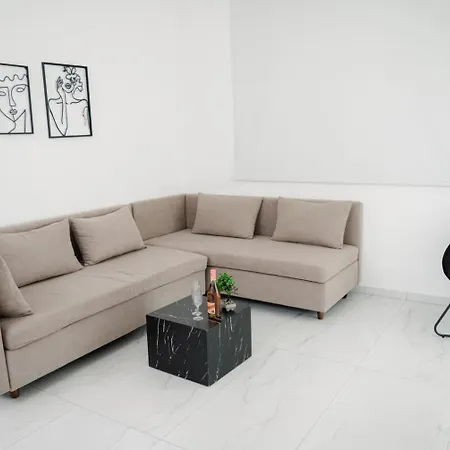 Nissi Route 76 Apartman