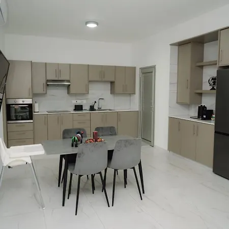 Nissi Route 76 Apartment