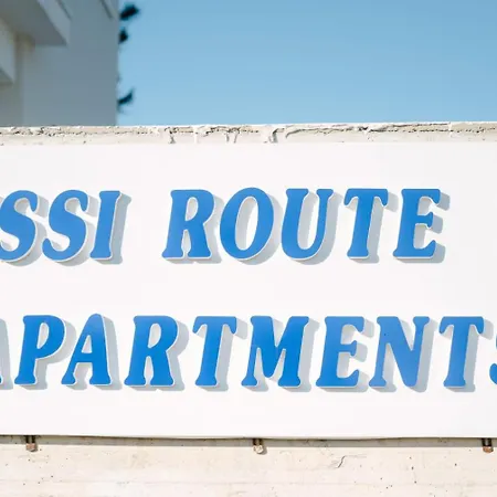 アパート Nissi Route 76 アヤナパ